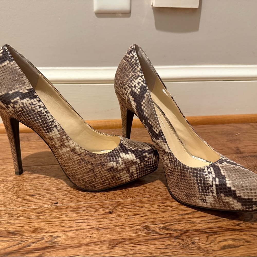 Jessica Simpson snake skin heels